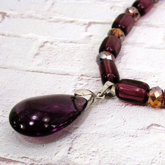 Purple teardrop glass pendant necklace with tube and rondelle shape glass beads. - Picture 6 of 7